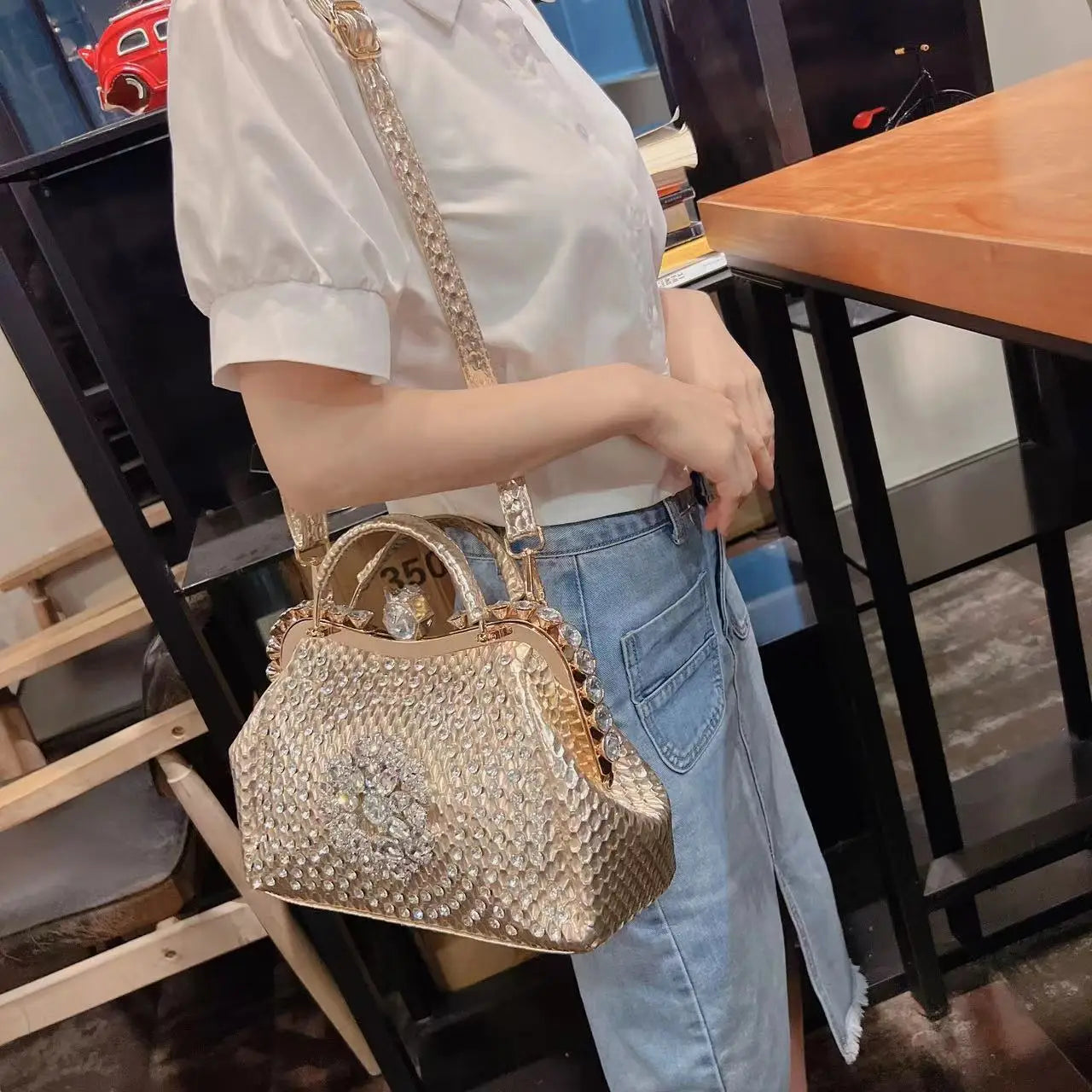 Diamonds Women's  Leather clip Rhinestone Bag