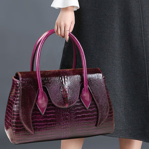 100% Genuine leather crocodile pattern handbag Women middle-aged female shoulder messenger bag multi-layer large bags