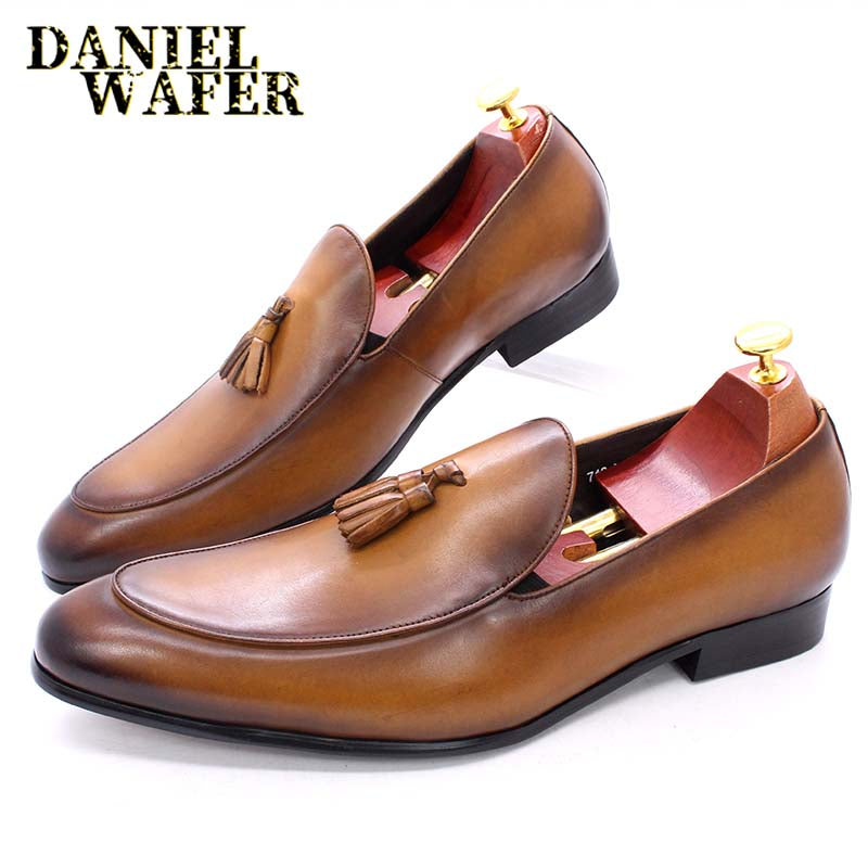 LUXURY ITALIAN LOAFERS MEN DRESS SHOES FASHION HAND-MADE SLIP ON TASSEL LOAFERS WEDDING OFFICE SHOES CASUAL MEN SHOES LEATHER