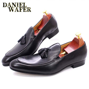 LUXURY ITALIAN LOAFERS MEN DRESS SHOES FASHION HAND-MADE SLIP ON TASSEL LOAFERS WEDDING OFFICE SHOES CASUAL MEN SHOES LEATHER